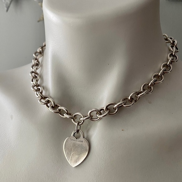 Y2K Tiffany & Co. 925. Original Heart Necklace Chain Link. EUC. - Picture 1 of 3